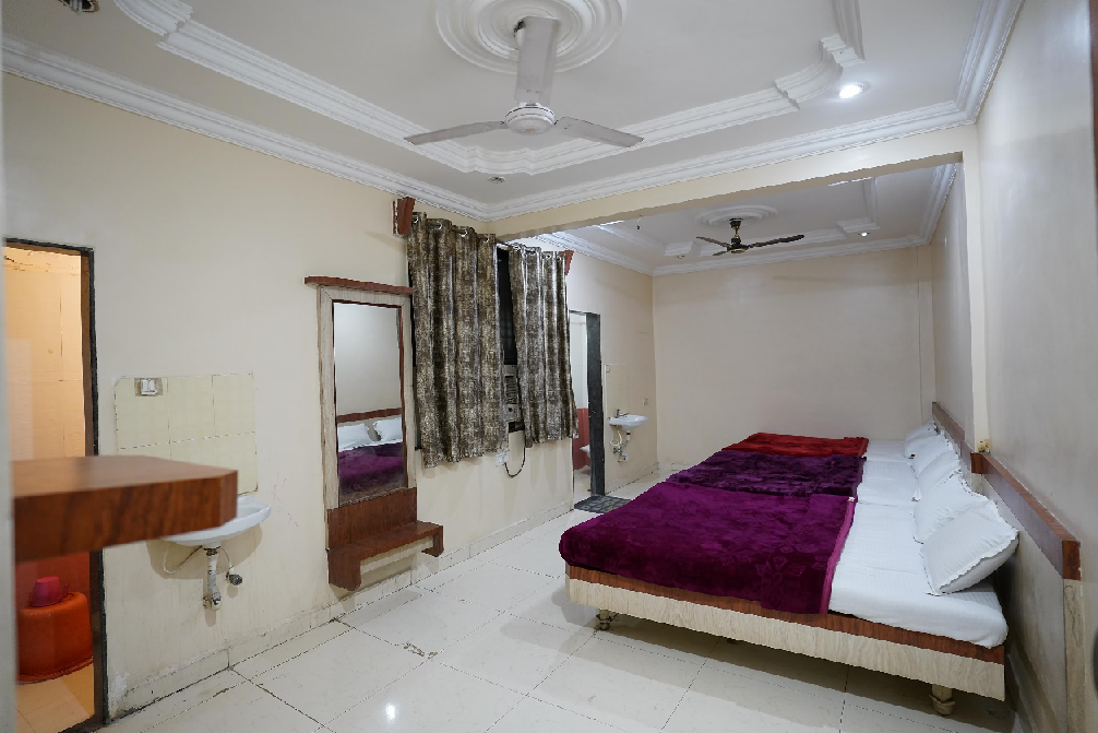 1 x 6 bed AC